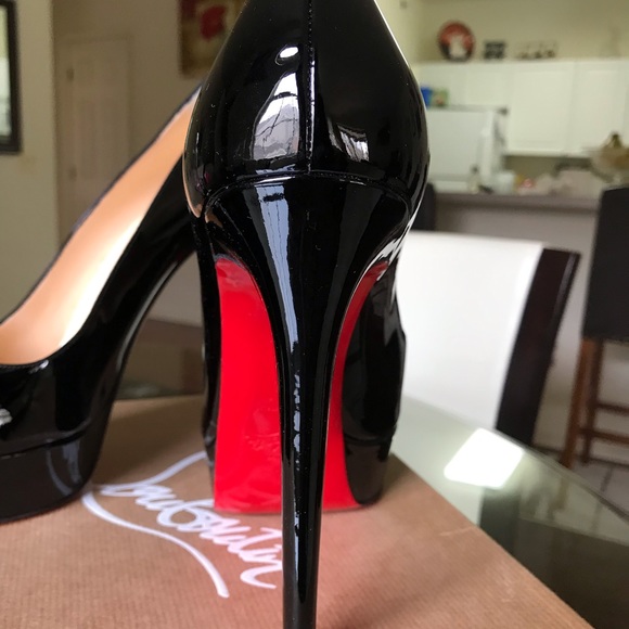 louboutin shoes women